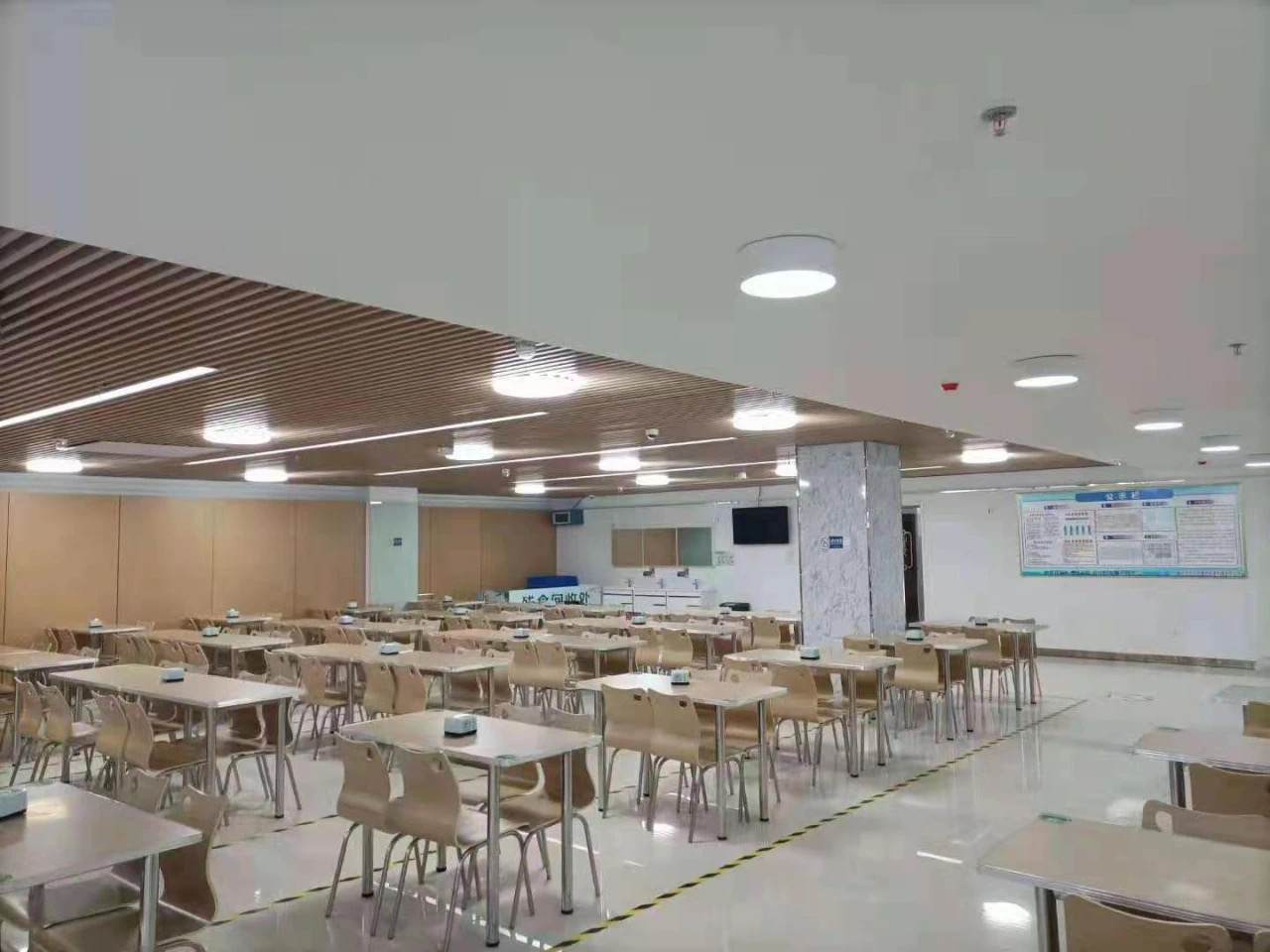企業食堂